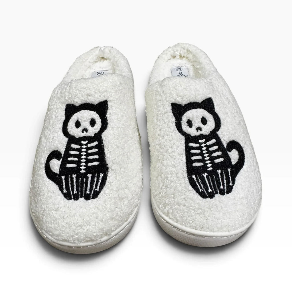 Sole Mates Women’ White Skeleton Cat Sherpa Slippers - New