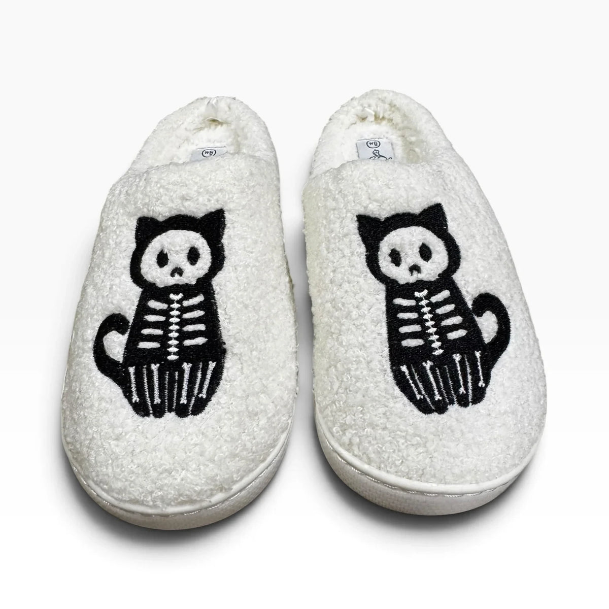 Sole Mates Women’ White Skeleton Cat Sherpa Slippers - New