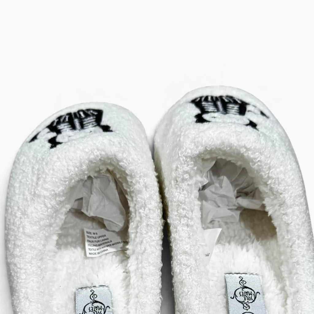 Sole Mates Women’ White Skeleton Cat Sherpa Slippers - New
