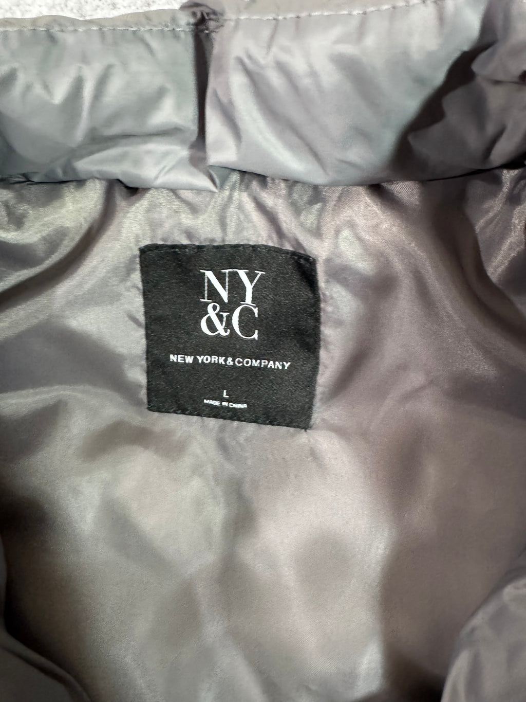 New York & Company Gray Quilted Puffer Jacket Stretch Panels - Pre-owned
