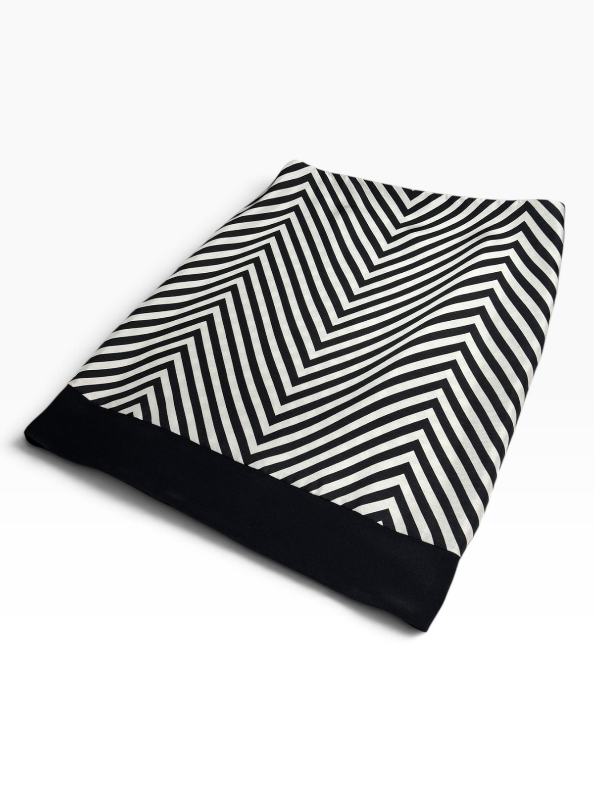 KORS Michael Kors Black White Chevron Silk Skirt Size 12 - NWT - 12 / Black & White