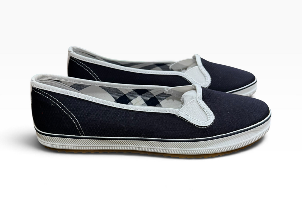 St. John’s Bay Women’s 7.5M Navy Canvas Plaid-Lined Slip-On Shoes - New