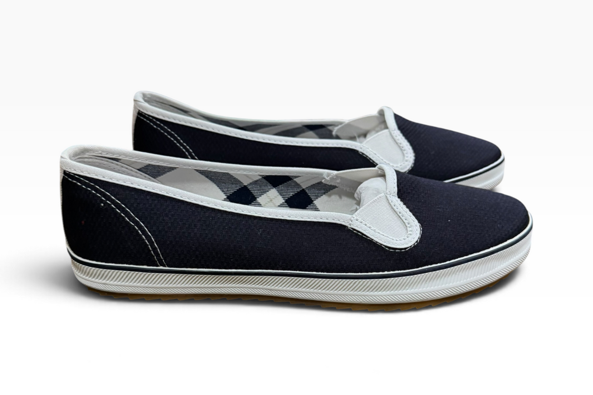 St. John’s Bay Women’s 7.5M Navy Canvas Plaid-Lined Slip-On Shoes - New