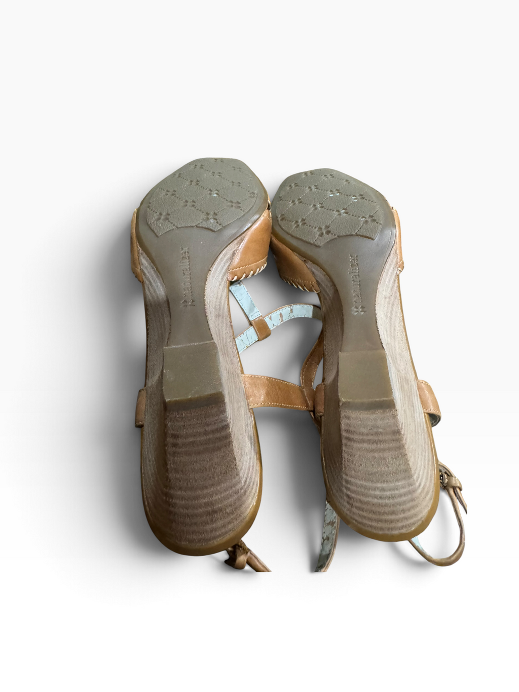Naturalizer Switched Camelot Women’s 7.5M T-Strap Wedge Sandals - New with Flaw