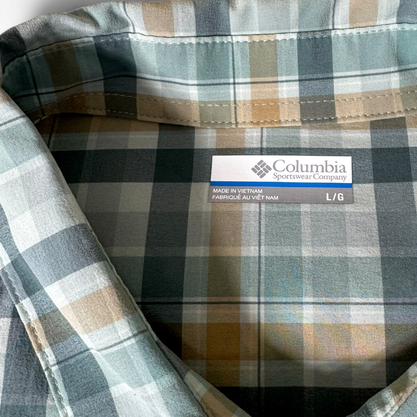 Columbia Men’s Large Plaid Short Sleeve Button-Up Shirt, Green Khaki - Pre-owned
